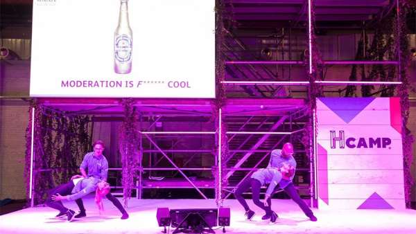 啤酒快閃式的員工活動策劃突破了傳統(tǒng)形式，更有節(jié)奏感了