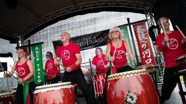 世界啤酒英里接力錦標(biāo)賽活動太有趣了，策劃創(chuàng)意杠杠的