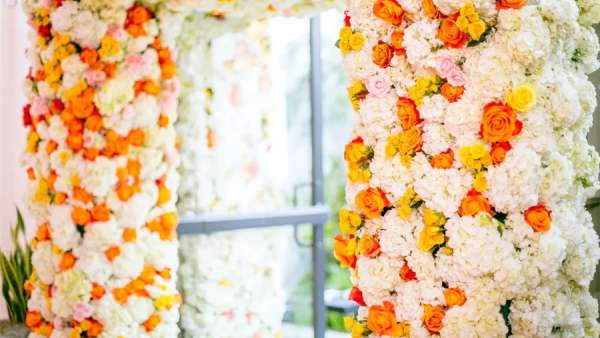 會(huì)展活動(dòng)現(xiàn)場策劃的這些花藝拱門吸睛率更高