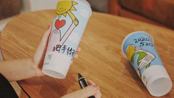 奈雪的擁抱照相館快閃店活動(dòng)策劃的這系列創(chuàng)意杯子太治愈了