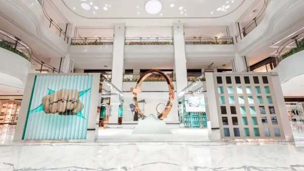 Tiffany限時(shí)體驗(yàn)展覽活動(dòng)把廣告大片中的摩登紐約變?yōu)榱爽F(xiàn)實(shí)，酷！