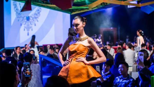 Le Labyrinthe Artistique時(shí)裝發(fā)布會(huì)活動(dòng)策劃的視覺(jué)體驗(yàn)很魔都吶