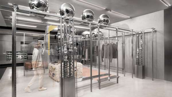 PEU à PEU美陳展覽活動(dòng)的靈感來(lái)自運(yùn)動(dòng)上的相互作用力，好看又好玩