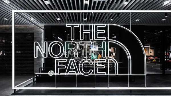 北面快閃店展覽活動設(shè)在滑雪度假村，提供夏冬兩季探索體驗