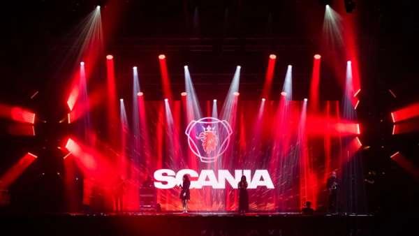 卡車發(fā)布會(huì)活動(dòng)策劃現(xiàn)場(chǎng)也能這般顯眼，大塊頭就是夠震撼