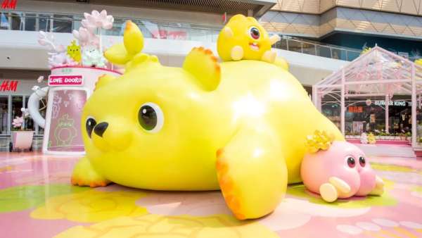 原創(chuàng)IP萌芽熊突現(xiàn)快閃店活動撒嬌求抱抱，策劃的玻璃花房好夢幻