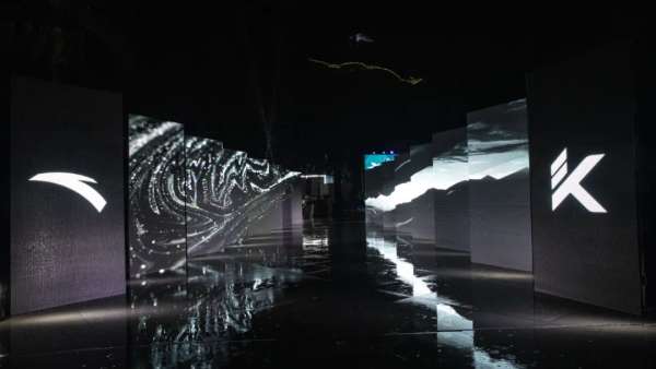 這場高山流水的發(fā)布會活動策劃呈現(xiàn)了精美的3D水幕表演