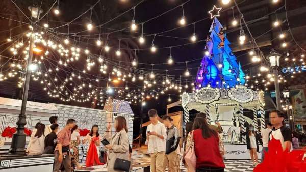 臺灣新光新天地2D超現(xiàn)實耶誕活動策劃的美陳設(shè)計秒變網(wǎng)紅打卡圣地