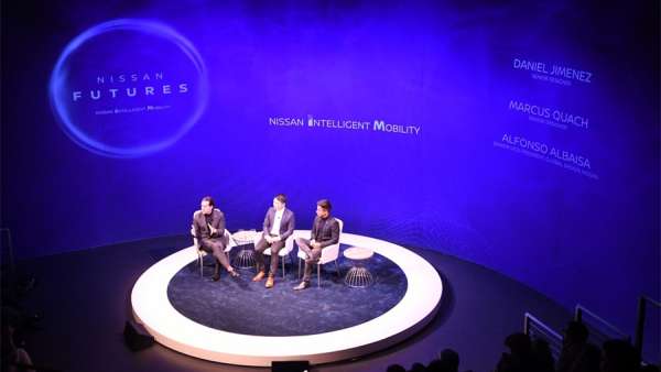 洛杉磯車展上，日產(chǎn)汽車發(fā)布會活動策劃的LED照明系統(tǒng)很搶眼