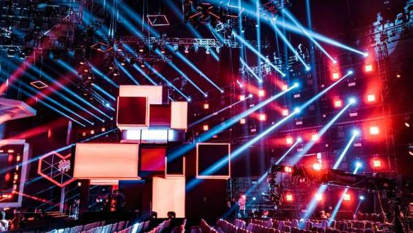 湖南衛(wèi)視「拼多多11.11超拼夜」活動策劃的360°全景舞臺亮了！