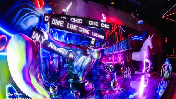 Lime Crime品牌發(fā)布活動(dòng)撤了獨(dú)角獸星球，光怪陸離、自由繽紛