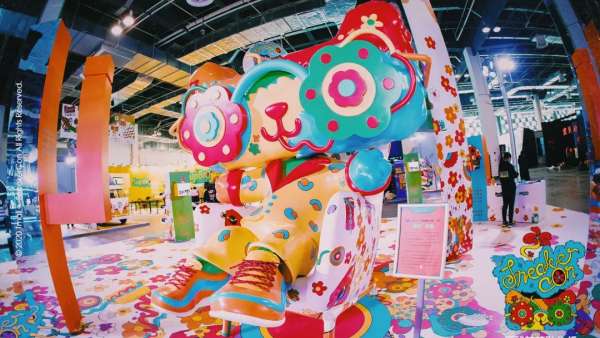 搶盡風(fēng)頭的「天貓萬(wàn)潮迎新節(jié)」潮流活動(dòng)策劃的「萬(wàn)潮任性展」太炫了