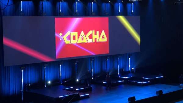 美國(guó)最大的私人得來(lái)速咖啡年度員工活動(dòng)策劃的大風(fēng)車(chē)吸睛率很高