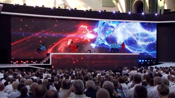 卡車發(fā)布會活動策劃直接把巴黎大皇宮改造成獨特的展覽區(qū)，霸氣