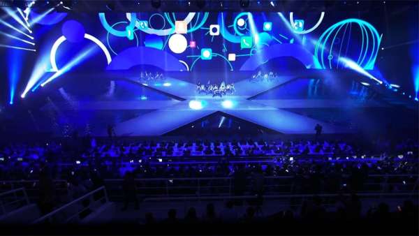 vivo發(fā)布會(huì)活動(dòng)策劃在虛擬和現(xiàn)實(shí)的十字路口創(chuàng)造了兩個(gè)場(chǎng)景表演