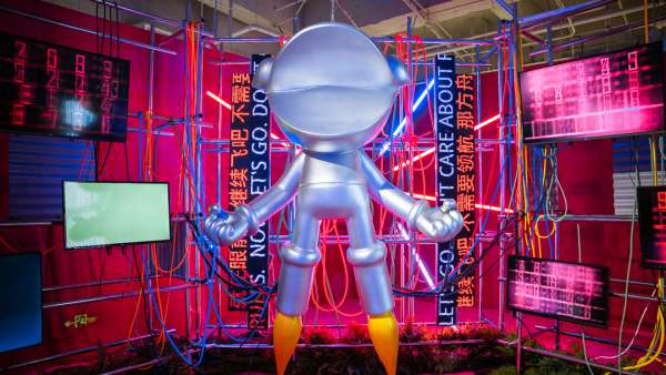 深圳CBD「天梯」藝術(shù)展覽活動策劃沒有美術(shù)館本身帶給人的距離感