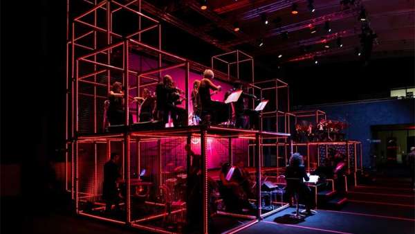 最佳傳播項目頒獎典禮活動策劃的舞臺竟是鋼管架和LED燈帶