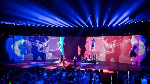 今年的「帝國(guó)書店暢銷榜」頒獎(jiǎng)晚會(huì)活動(dòng)策劃強(qiáng)化了其文化引領(lǐng)者地位