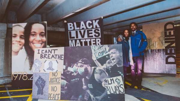 停車場里舉行的這場沉浸式展覽活動(dòng)策劃旨在喚起大眾收看紀(jì)錄片意愿