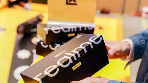 真我GT“全速戰(zhàn)神快閃店”活動(dòng)策劃融入街頭潮玩風(fēng)格，活力奔放