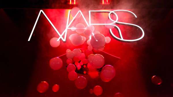 NARS首個「AIR MATTE飛吻空間站」快閃店活動策劃創(chuàng)意斐然