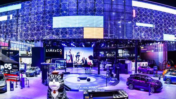 擅長搞事情的領(lǐng)克在上海車展活動策劃了未來游樂場，潮酷十足