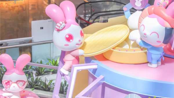 天河城首席討喜官M(fèi)ETO蜜兔主題展覽活動策劃了吃貨的奇妙美食樂園