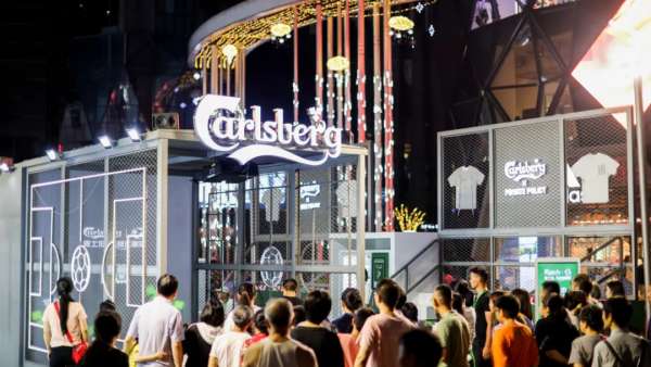 嘉士伯足球快閃店活動策劃跨界出圈，足球時尚大片一觸即發(fā)