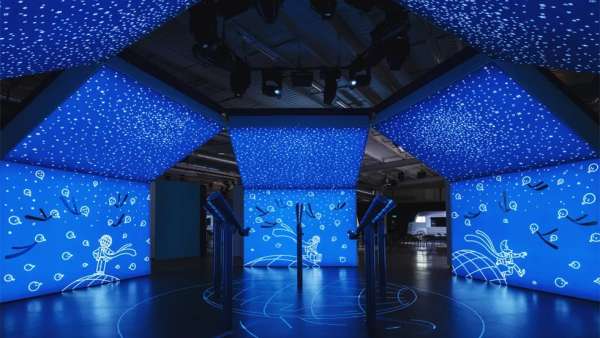 「漫繪夢(mèng)境」愛(ài)馬仕男士環(huán)球盛會(huì)活動(dòng)策劃現(xiàn)場(chǎng)就像漫畫(huà)書(shū)，栩栩如生