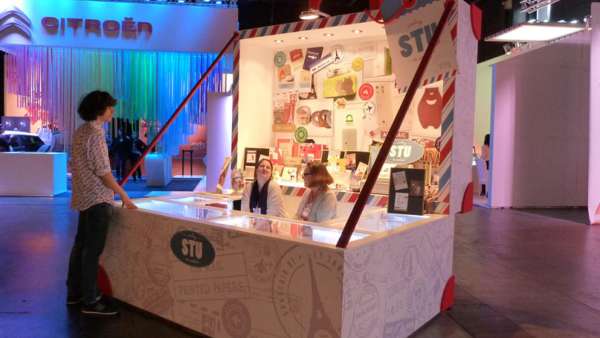 smiling to unlock快閃活動(dòng)策劃被設(shè)計(jì)成一個(gè)保存我們最珍貴物品的盒子