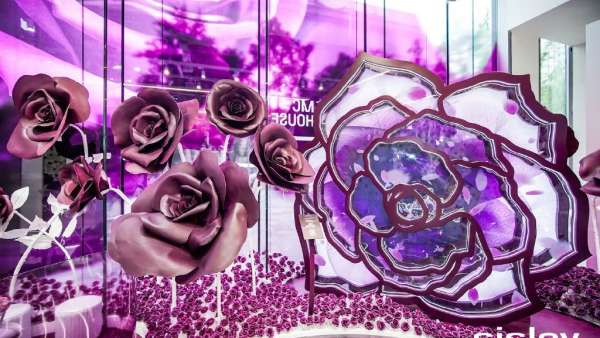 希思黎“愛予力量”展覽活動(dòng)策劃打造出身處法式莊園般的沉浸式體驗(yàn)