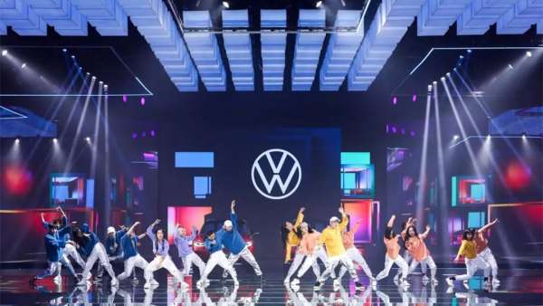 “自我而始”大眾ID.4中國發(fā)布會(huì)活動(dòng)策劃了一場(chǎng)2000無人機(jī)的特技表演