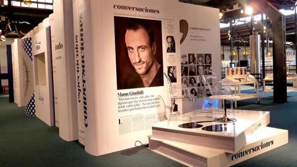 阿根廷書展《民族報》展覽活動策劃設(shè)計了一個開放式的“街區(qū)圖書館”