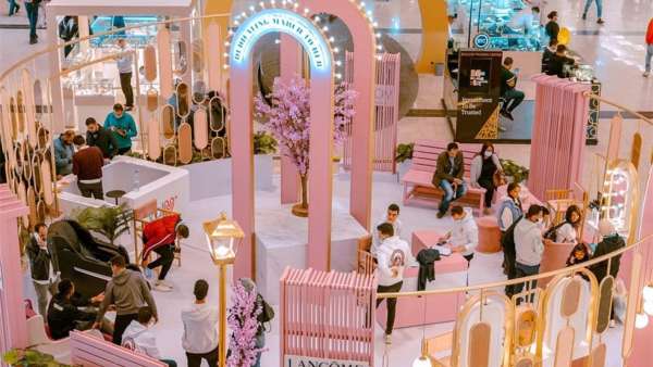 埃及購物中心策劃舉行的引流變現(xiàn)活動策劃“寵愛站”整合了各種消費(fèi)品牌