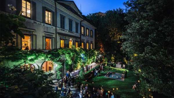 著名DJ維吉爾·阿布洛現(xiàn)場花園雞尾酒派對打碟｜玩轉我的潮姿態(tài)