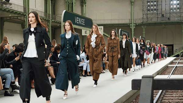 CHANEL的火車站主題秀場驚艷旁人了