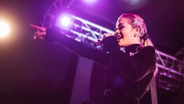 沒有模特的設計師T臺秀:蛇紋石夏日派對