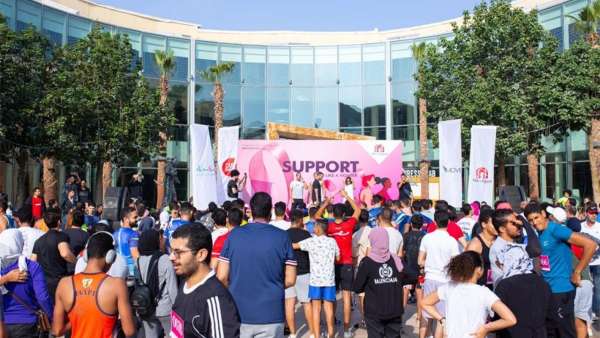 埃及購物中心“粉紅跑”公益活動(dòng)策劃旨在贊美與乳腺癌戰(zhàn)斗的女性力量